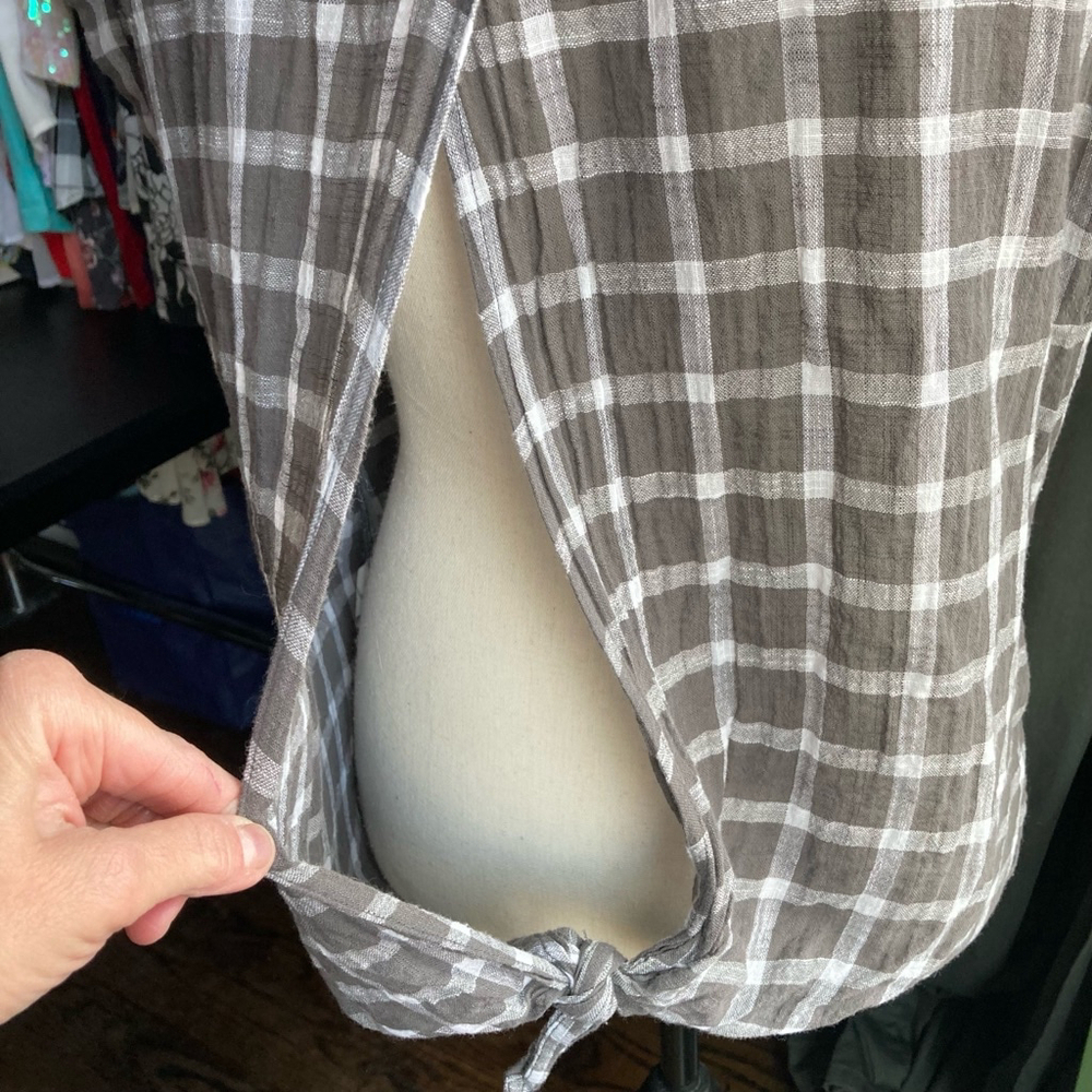 Women's Lucky Brand Plaid Button-Down Shirt Size M Gray & White - Picture 3 of 15